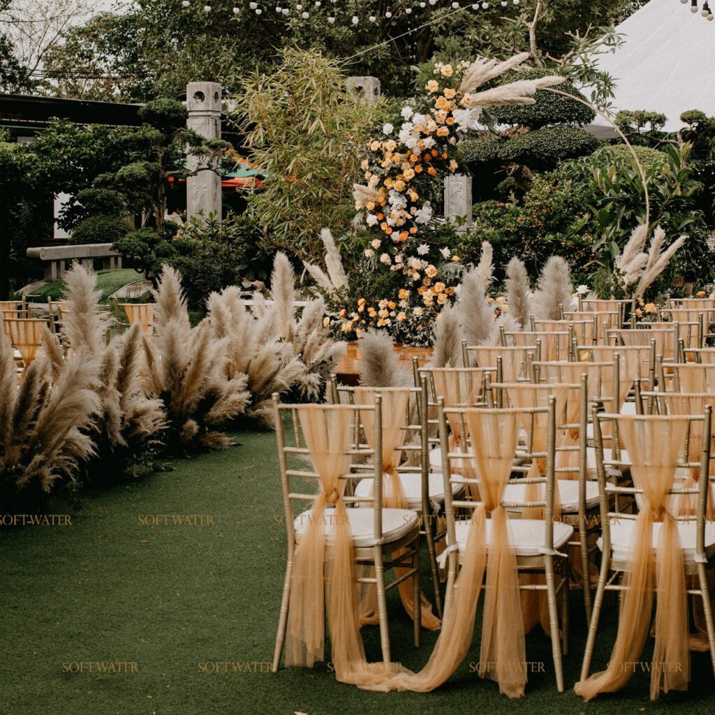 Tổ Chức Tiệc Cưới Ngoài Trời Đầy Lãng Mạn Cùng Softwater