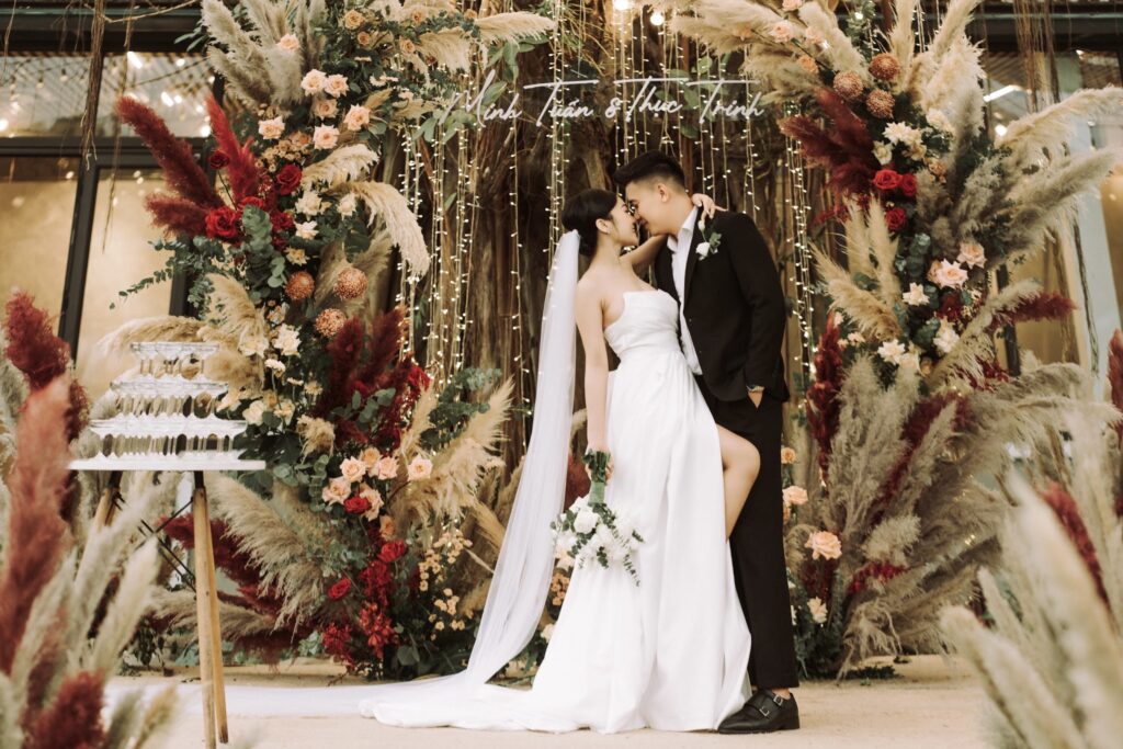 Tổ Chức Tiệc Cưới Ngoài Trời Đầy Lãng Mạn Cùng Softwater