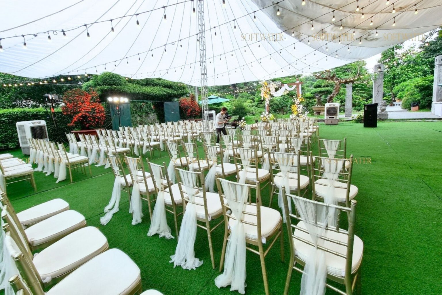 Bước Vào Một Thế Giới Mơ Ước - Không Gian Tiệc Cưới Softwater