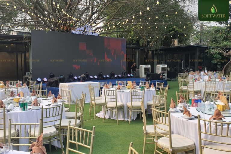 SoftWater mang đến dịch vụ tổ chức tất niên trọn gói, chuyên nghiệp và ấm cúng, giúp doanh nghiệp khép lại năm cũ thật trọn vẹn.