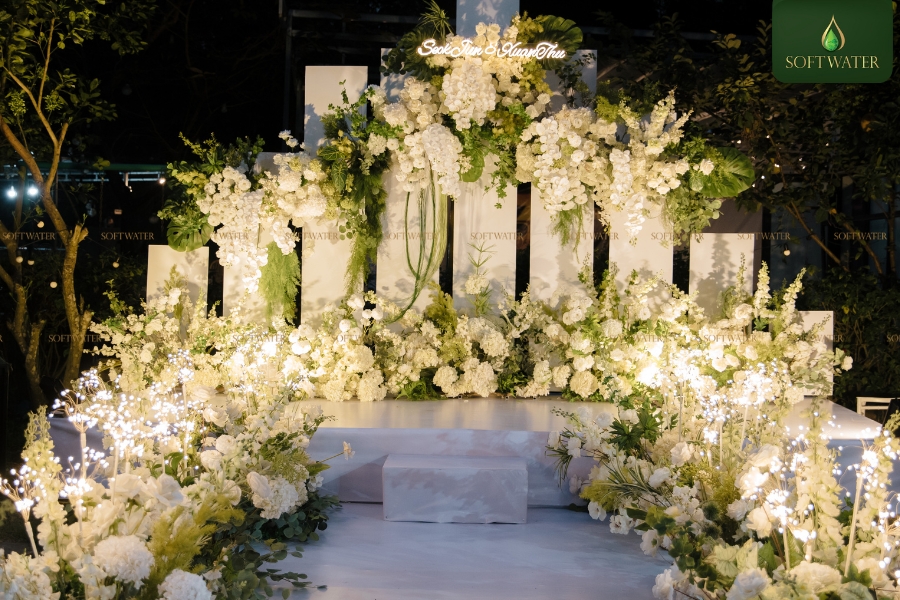 Tổ Chức Tiệc Cưới Thu Đông: Bộ Concept ‘Đỉnh’ Giúp Ảnh Cưới Lên Hình Cực Nghệ