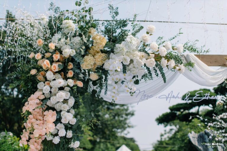 Trang Trí Cưới Mùa Đông Với Hoa – Xu Hướng Mới Khiến Cả Mạng Xã Hội Phát Sốt!