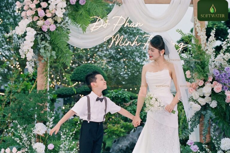 Bí Mật Chọn Váy Đi Tiệc Cưới Ngoài Trời Khiến Bạn Nổi Bật Giữa Đám Đông