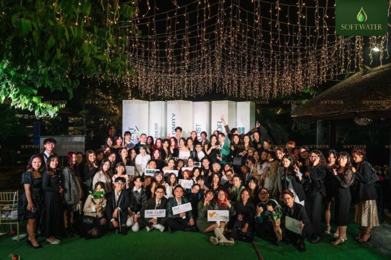 Trang Phục Đi Gala Dinner Giúp Bạn Sang Trọng Mà Không Cần Tốn Kém