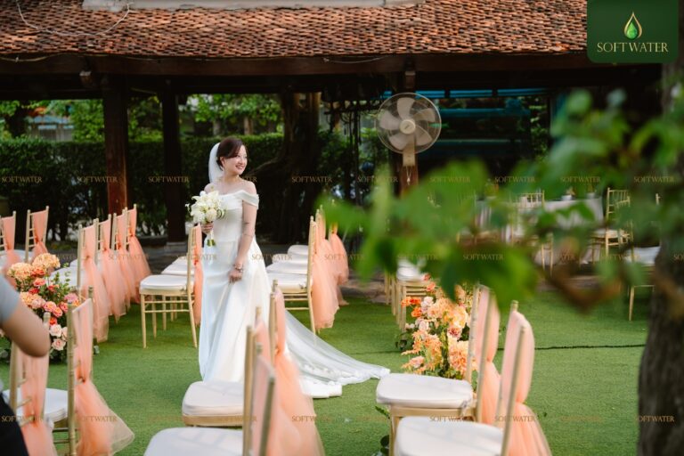Trang Trí Sân Khấu Nhà Hàng Tiệc Cưới Cao Cấp: Khác Biệt Nằm Ở Đâu?