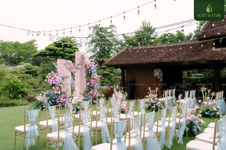 Ý Tưởng Thiết Kế Sân Khấu Tiệc Cưới Ngoài Trời Sang Trọng Và Lãng Mạn